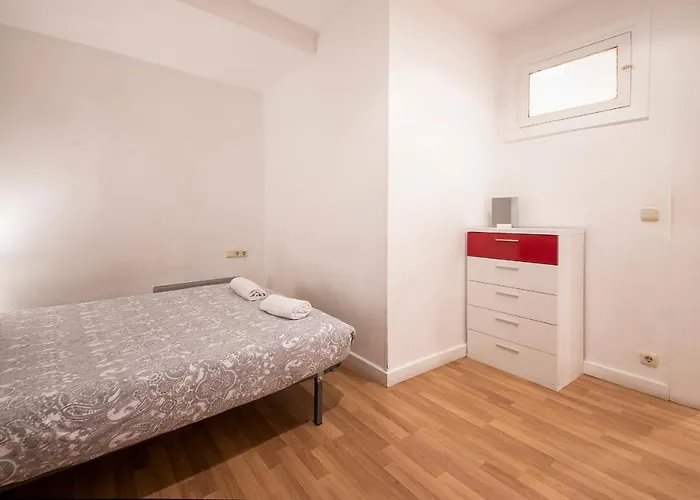 Spacious Old Town Apartament