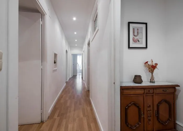 Spacious Old Town Apartament *